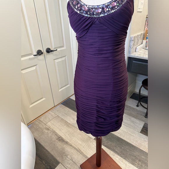 Pristine Caché Gorgeous Dark Purple Embellished Jeweled Fitted Dress 6 - Picture 8 of 17